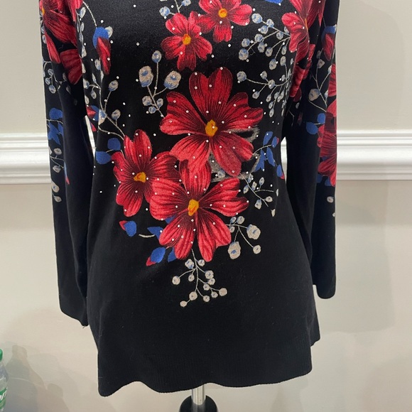 Floral Sweater - Picture 5 of 5